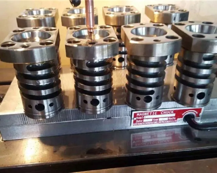 Cetakan Botol PET Preform dengan Hot Runner